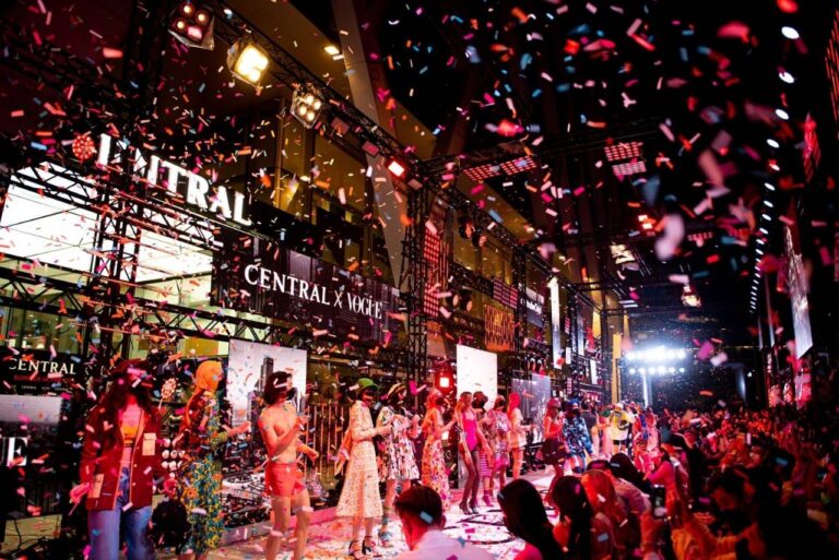 ที่สุดของงานแฟชั่นโชว์แห่งปี “Central X Vogue Summer in The City Fashion Show”สะกดทุกสายตาด้วยแฟชั่นโชว์สุดอลังการ ใจกลางเมืองตอกย้ำผู้นำด้านแฟชั่นอันดับหนึ่งของเมืองไทย