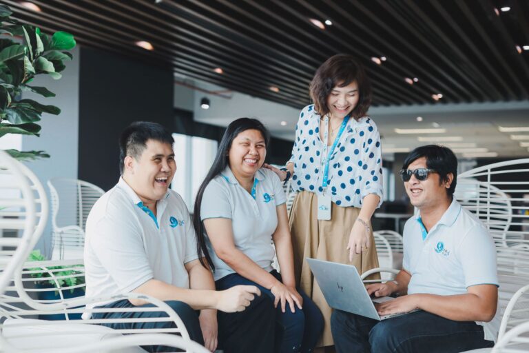 แวะมารู้จักเสียงหวานใส ที่มาพร้อมกับอารมณ์ดีๆของพนักงานคอลเซ็นเตอร์มือถือ ผู้พิการทางสายตา ที่มีรายได้และโบนัส ที่หลายคนอิจฉา