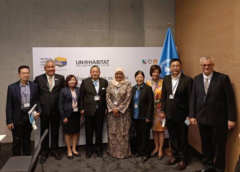“จุติ” รมว.พม. ลั่น! ประเทศไทยพร้อมสนับสนุนกรอบแนวคิด UN – Habitat ในการให้ความช่วยเหลือประชาชน ทั้งด้านที่อยู่อาศัย อาหาร และยารักษาโรค พร้อมเสนอไทยเป็นเจ้าภาพจัดการประชุม WUF ในปี 2030