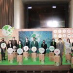 ดอยคำ จับมือกับภาคี 15 หน่วยงาน ตั้งเป้าหมายในการจัดการปัญหาขยะอย่างถูกวิธีเพื่อก้าวสู่โลกสีเขียวไปด้วยกัน ในงานเปิดตัว “โครงการสร้างโลกสีเขียว”