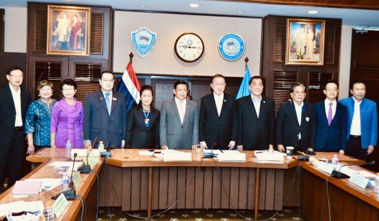 “กระทรวงเกษตรฯ”จับมือ”หอการค้าไทยและสภาหอการค้าแห่งประเทศไทย”ตั้งกลไกใหม่”กรกห.”ขับเคลื่อนเกษตรมูลค่าสูงเพื่อยกระดับเศรษฐกิจไทยให้เติบโตอย่างยั่งยืนสู่เป้าหมายประเทศมหาอำนาจอาหารภายในปี 2030