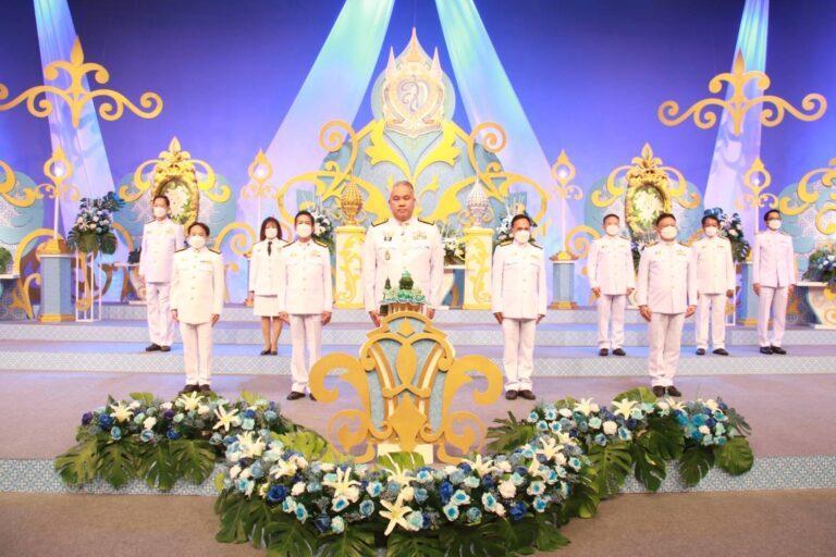 นายทวีพงษ์ วิชัยดิษฐ ผู้ว่าการการเคหะแห่งชาติ พร้อมคณะผู้บริหาร ร่วมบันทึกเทปถวายพระพรชัยมงคลเนื่องในโอกาสวันเฉลิมพระชนมพรรษา สมเด็จพระนางเจ้าสิริกิติ์ พระบรมราชินีนาถ พระบรมราชชนนีพันปีหลวง