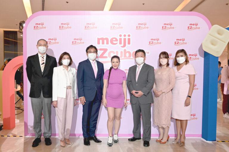 ไทย เมจิ ฟู๊ด เปิดตัว Meiji EZcube ผลิตภัณฑ์นมผงชนิดก้อน เอกสิทธิ์หนึ่งเดียวจากเมจิประเทศญี่ปุ่นส่งคู่แม่ลูกสุดน่ารัก “ลีเดีย” ศรัณย์รัชต์ และ น้องดีแลนขึ้นแท่นแบรนด์แอมบาสเดอร์คู่แรกในไทย