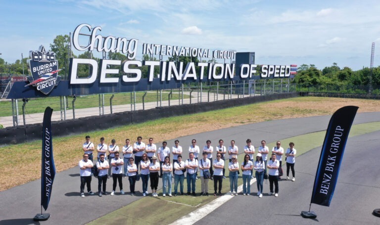 เบนซ์ บีเคเค กรุ๊ป รวมพล 3 โชว์รูม 3 มุมเมือง แท็คทีม Mercedes-Benz Thailandมอบประสบการณไร้ขีดจำกัด ยกทัพเบนซ์กว่า 20 รุ่น จัดทริปสัมผัสสนามแข่งรถระดับโลกในกิจกรรม “BENZ BKK DRIVING PERFORMANCE 2022”