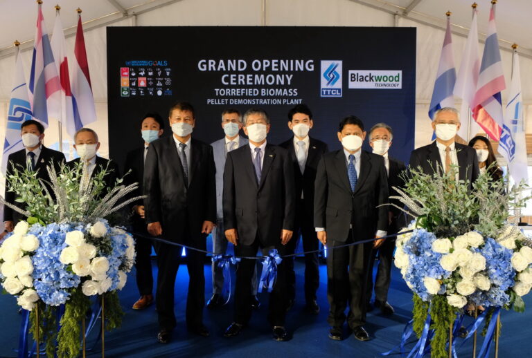 ทีทีซีแอล จับมือ แบล็ควูด เทคโนโลยี ทุ่มงบเปิดโรงงานต้นแบบพัฒนาโครงการการปรับปรุงคุณภาพเชื้อเพลิงชีวมวลอัดเม็ดด้วยนวัตกรรมเทคโนโลยีสุดล้ำ “แฟลชทอร์ (FlashTor®)” เป็นครั้งแรกในไทย