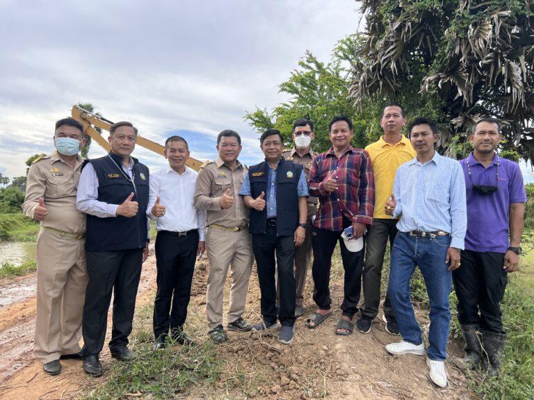 “อลงกรณ์”นำทีมชลประทานลอกคลองป้องกันน้ำท่วมเพชรบุรีล่วงหน้า พร้อมติดตามความคืบหน้าโครงการบรรเทาอุทกภัยลุ่มน้ำเพชรบุรีตอนล่าง6อำเภอ