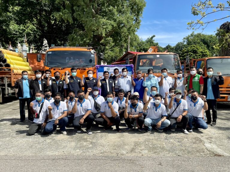 ที่ปรึกษารัฐมนตรีเกษตรฯ.”อลงกรณ์”ขับเคลื่อนนวัตกรรมการบริหารจัดการชลประทานเชิงรุก2รูปแบบภายใต้เพชรบุรีโมเดล รวมพลังทีมชลประทานผนึกอบต.กำนันผู้ใหญ่บ้านระดมเครื่องจักรกลเครื่องสูบน้ำเตรียมรับมืออุทกภัยเพชรบุรีล่วงหน้าพร้อมเดินหน้าโครงการชลประทานชุมชนบริหารจัดการน้ำท่วมน้ำแล้งอย่างยั่งยืนครบ93ตำบล8อำเภอของเพชรบุรีเป็นจังหวัดแรก