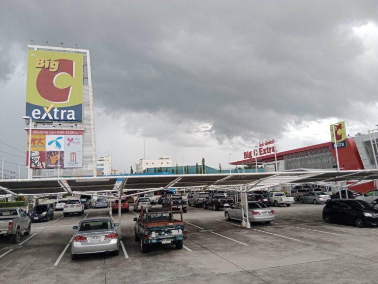กลุ่มบีเจซี บิ๊กซี พร้อมเคียงข้าง ส่งความช่วยเหลือลงพื้นที่มอบถุงยังชีพพร้อมเปิดบริการลานจอดรถฟรีช่วยเหลือประชาชนทั่วประเทศที่ประสบภัยน้ำท่วมจากพายุ “โนรู”