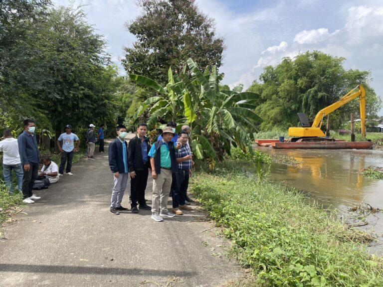 กรมชลประทานเดินหน้าป้องกันน้ำท่วมเพชรบุรีส่งเรือขุดลอกลุยคลองบางจากช่วย4อำเภอนายกอบต.ขอบคุณ”เฉลิมชัย-อลงกรณ์-กรมชลฯ.”ทำไวทำจริงร้องขอ48ชั่วโมงลงมือทันที