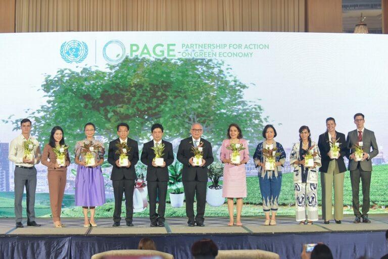 งานเปิดโครงการ Partnership for Action on Green Economy ในประเทศไทย(PAGE in Thailand Launch Event)จัดโดยสำนักงานสภาพัฒนาการเศรษฐกิจและสังคมแห่งชาติ (สศช.) ร่วมกับองค์การพัฒนาอุตสาหกรรมแห่งสหประชาชาติ (UNIDO)