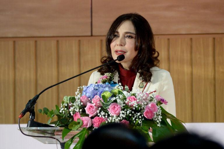 มนัญญา ห่วงใยผู้บริโภคสั่งกรมวิชาการเกษตรตรวจสอบคราบสารสีฟ้าในต้นหอม