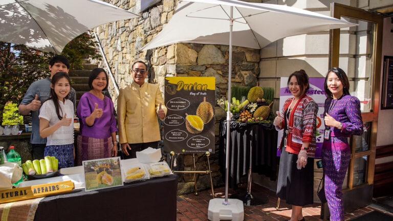 “เกษตร-พาณิชย์”รุกตลาด5ประเทศโปรโมทสินค้าเกษตรผลไม้ไทยจัดเต็มดึงเน็ตไอดอลติ๊กต็อกปาโกดาร่วมดันยอดขายไลฟ์สดทะลุ3แสน
