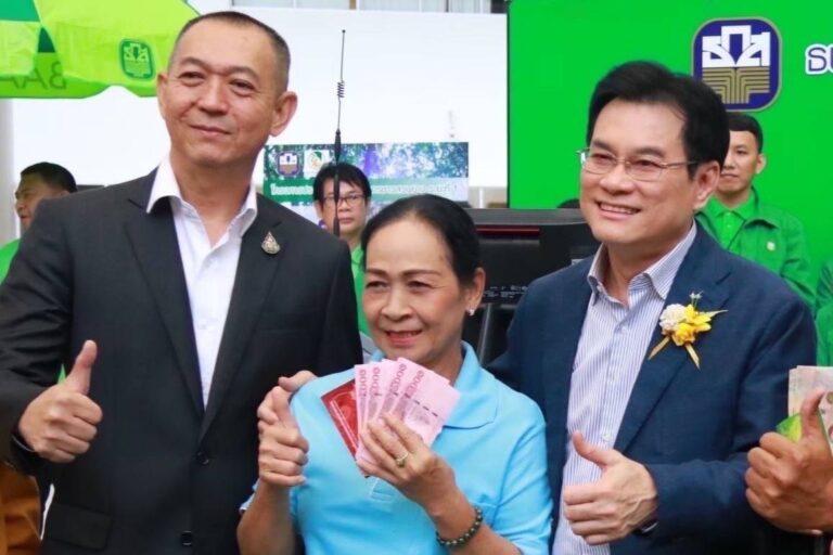 “อลงกรณ์”โชว์ผลงานชิ้นโบว์แดงทุเรียนไทยยืน1ตลาดจีนทำนิวไฮท์ปี2566ส่งออกทะลุแสนล้านภายใน120ยึดส่วนแบ่งตลาดจีนกว่า90%เดินหน้าโครงการ”จันทบุรี-มหานครผลไม้”มั่นใจทั้งปีส่งออกผลไม้กว่า4ล้านตันทำเงินกว่า 2 แสนล้านถือเป็นปีทองของผลไม้ไทยภายใต้การบริหารของพรรคประชาธิปัตย์ยุคใหม่