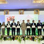 ตลาดหลักทรัพย์ฯ และพันธมิตรภาคธุรกิจในโครงการ Care the Wild “ปลูกป้อง Plant & Protect” รับหนังสือชมเชย “ผู้ช่วยเหลือราชการกรมป่าไม้”