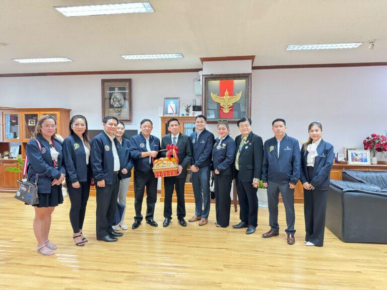 ทีมพัฒนาประกันสังคม เข้าพบปลัดกระทรวงแรงงานเพื่อขอให้ขยายเวลาในการลงยื่นชื่อเพื่อใช้สิทธิเลือกตั้งบอร์ดประกันสังคม