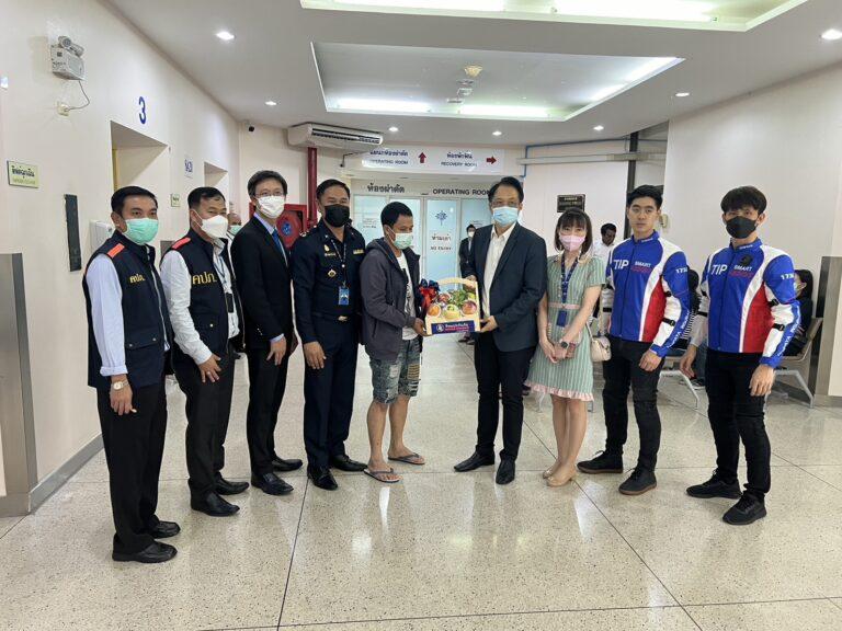 ทิพยประกันภัย นำทีมผู้บริหารและทีม TIP Smart Assist เข้าเยี่ยมผู้ที่ได้รับบาดเจ็บจากเหตุการณ์ยิงในห้างสรรพสินค้า