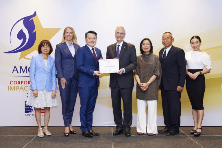 แอมเวย์ องค์กรแบบอย่างสร้างการเปลี่ยนแปลงเชิงบวกให้กับสังคม<br>รับรางวัล “Corporate Social Impact Award” จากหอการค้าอเมริกันในประเทศไทย<br>ต่อเนื่องเป็นปีที่ 11