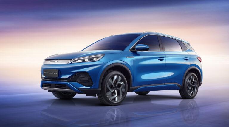 เรเว่ ยกทัพรถยนต์ไฟฟ้า BYD จัดโชว์นวัตกรรมล้ำสมัย<br>พร้อมจัดแคมเปญสุดพิเศษส่งท้ายขอบคุณลูกค้าเก่าและใหม่<br>ในงานมหกรรมยานยนต์ครั้งที่ 40