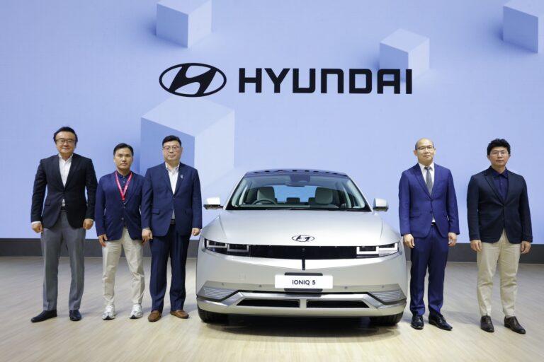 ฮุนได สร้างปรากฏการณ์สุดยิ่งใหญ่ใน MOTOR EXPO 2023<br>อลังการกับธีมบูธ PIXEL CLOUD ครั้งแรกของโลก เปิดตัวรถไฟฟ้ารุ่นแรก<br>พร้อมเสริมทัพโมเดลใหม่ ครอบคลุมตลาดกว่าที่เคย