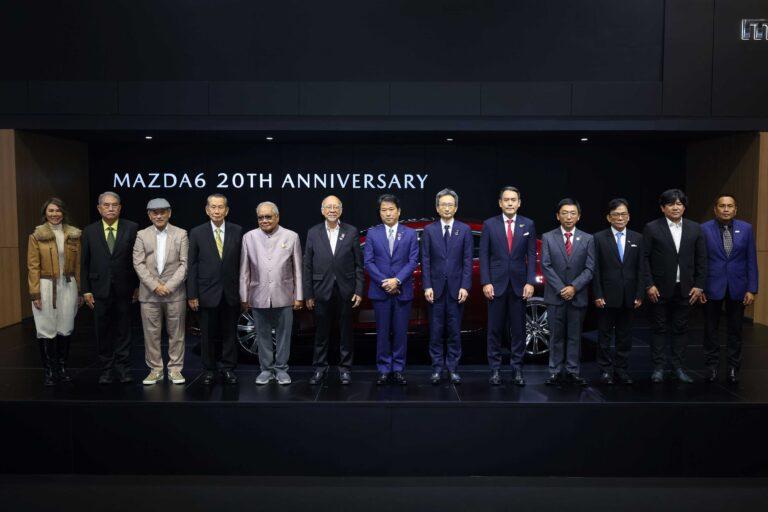 บูธมาสด้าสุดคึกคักประชาชนหลั่งไหลชม Mazda6 รุ่นพิเศษ<br>พร้อมสัมผัสรถยนต์มาสด้าครบทุกรุ่นรับโปรโมชั่นสุดคุ้มส่งท้ายปี