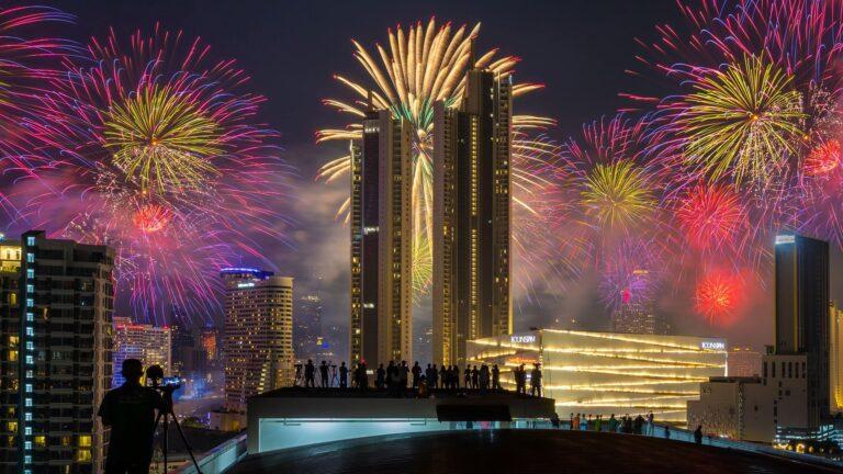 สุดยอดภาพถ่ายชนะเลิศ “Amazing Thailand Countdown 2024 at ICONSIAM”<br>สะท้อนภาพความสุขและความงดงามของการแสดงพลุดอกไม้ไฟในค่ำคืนส่งท้ายปี
