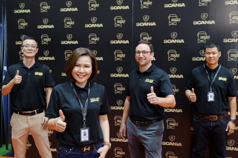 ตลาดรถบัสโดยสารร้อน สแกนเนีย รุกส่ง สแกนเนีย นิว บัส เจเนอเรชั่น ยูโร 5<br>พร้อมแชสซีส์ใหม่ทั้งคันลุยตลาด ชูจุดเด่นความปลอดภัยสูงสุด ประหยัดน้ำมัน รักษ์สิ่งแวดล้อม<br>สร้างมาตรฐานรถบัสยูโร 5 ไทย คาดรับผลบวกท่องเที่ยวฟื้น ผู้ประกอบการเร่งเพิ่มรถให้บริการนักท่องเที่ยว