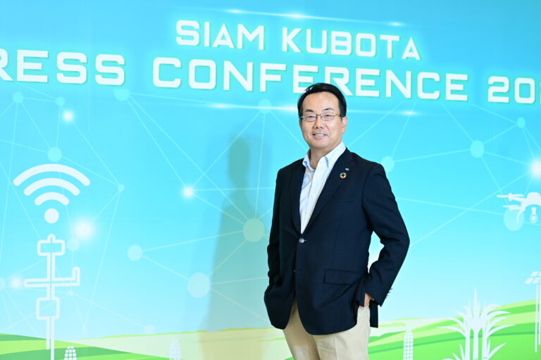 “สยามคูโบต้า” ชูแผนรักษาผู้นำตลาดเครื่องจักรกลการเกษตรของไทย ปักธงสู้ทุกความท้าทาย<br>ตั้งเป้าปี 2024 คว้ายอดขาย 60,000 ล้านบาท เตรียมจุดแคมเปญใหญ่ “เป็นมากกว่าเกษตรกร”