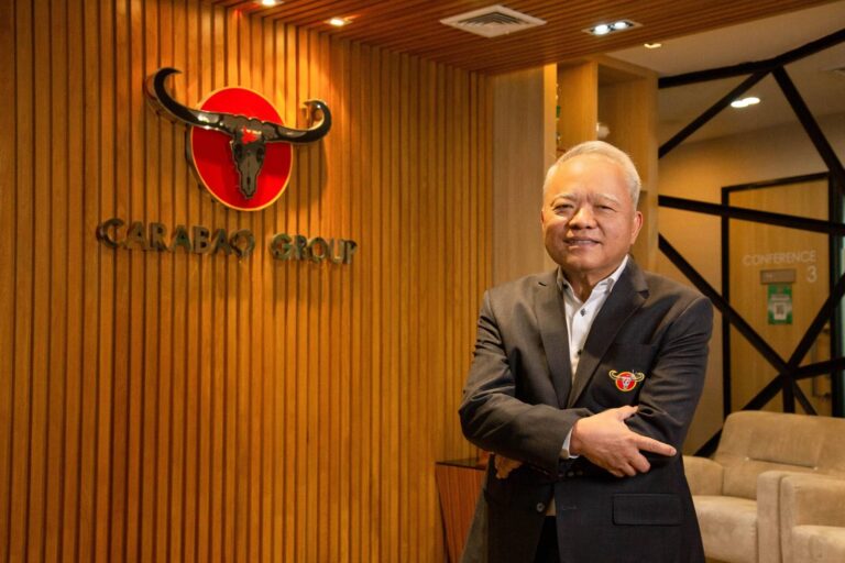 “กลุ่มคาราบาว” ประกาศเปิดตัว “ตะวันแดง IPA” เบียร์ตัวที่ 5 ที่ทุกคนรอคอย<br>เขย่าวงการตลาดเบียร์เมืองไทยให้สะเทือนอีกครั้ง<br>ชูจุดขาย “เบียร์ IPA สไตล์แปซิฟิก” เหมาะกับเมืองร้อนโดยเฉพาะ<br>พร้อมส่งมอบรสชาติเบียร์คุณภาพระดับโลก ในราคาที่ทุกคนเข้าถึงได้