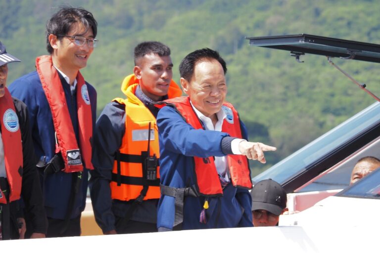 พล.ต.อ. พัชรวาท ห่วงทะเลเดือด มอบ ‘กรมทะเล’ เดินหน้ารับมือปัญหาปะการังฟอกขาว