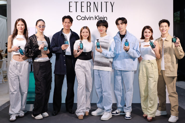 ศิลปินคู่ดูโอ้ ‘ซี-นุนิว’ ควงคู่ร่วมงานเปิดตัวน้ำหอมคู่รัก 2 กลิ่นใหม่ของไลน์น้ำหอมใน ตำนาน CK ETERNITY กับ ETERNITY AROMATIC ESSENCE FOR WOMEN & FOR MEN