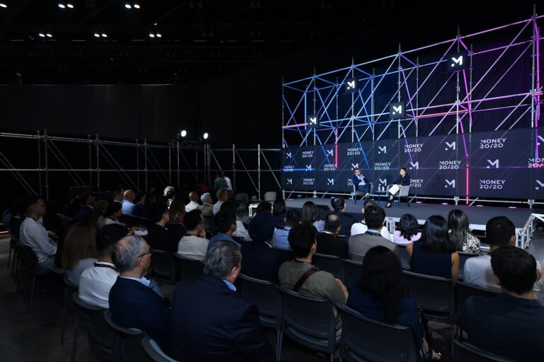 บทสรุปงานมหกรรมฟินเทคสุดยิ่งใหญ่ของเอเชีย Money20/20 Asia ครั้งแรกที่กรุงเทพฯ ทั้งสามวันของการอภิปรายยกระดับวงการฟินเทคที่น่าสนใจ การเสริมสร้างเครือข่ายระดับโลก และการ ประกาศความร่วมมือต่างๆ ที่หยุดวงการและพร้อมปฏิวัติอุตสาหกรรม