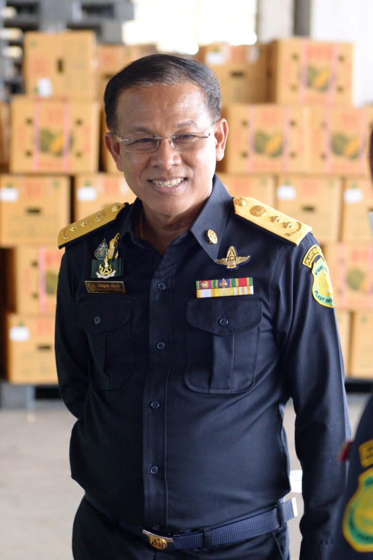 ด่านตรวจพืชลาดกระบัง พบสถานที่เก็บวัตถุอันตราย จ.นครนายก ซุกไกลโฟเซต รุกอายัดของกลางกว่า 4 ล้านบาท