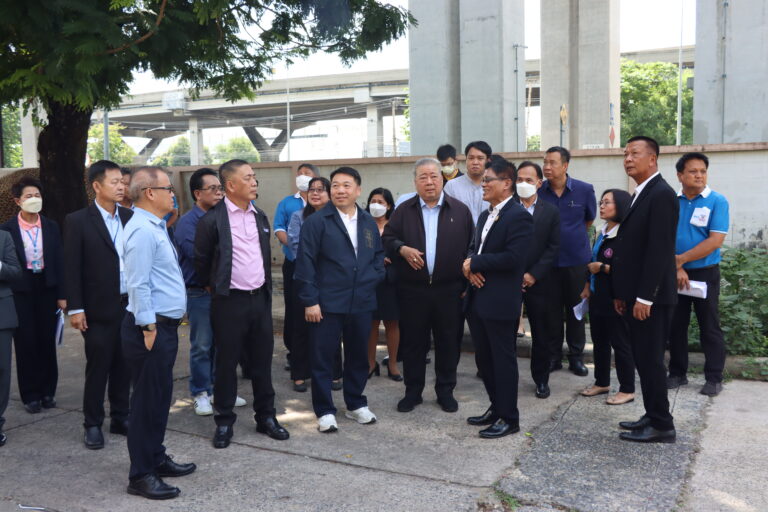 บอร์ดการเคหะแห่งชาติสำรวจพื้นที่โครงการเคหะชุมชนทุ่งสองห้อง แนะนำปรับภูมิทัศน์ ทางเดิน และระบบอาคารให้เอื้อกับการอยู่อาศัยของคนทุกวัย