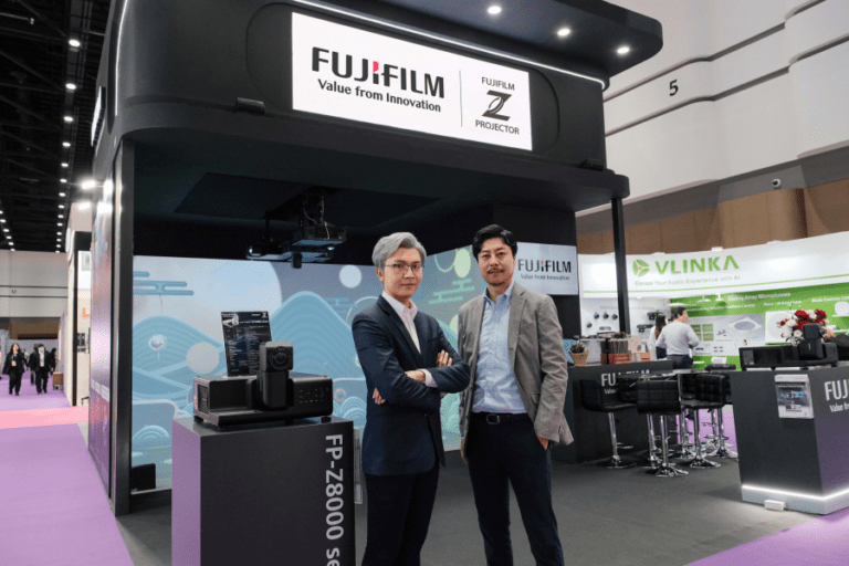 ฟูจิฟิล์ม เผยโฉมนวัตกรรมโปรเจคเตอร์ “Fujifilm FP-Z8000” ปลดปล่อยพลังแห่งภาพเติมเต็มทุกพื้นที่ด้วยฟีเจอร์สุดล้ำเพื่อการฉายภาพขนาดใหญ่แบบ Ultra-Short Throwในงาน Infocomm Asia 2024 (IFASIA 2024)