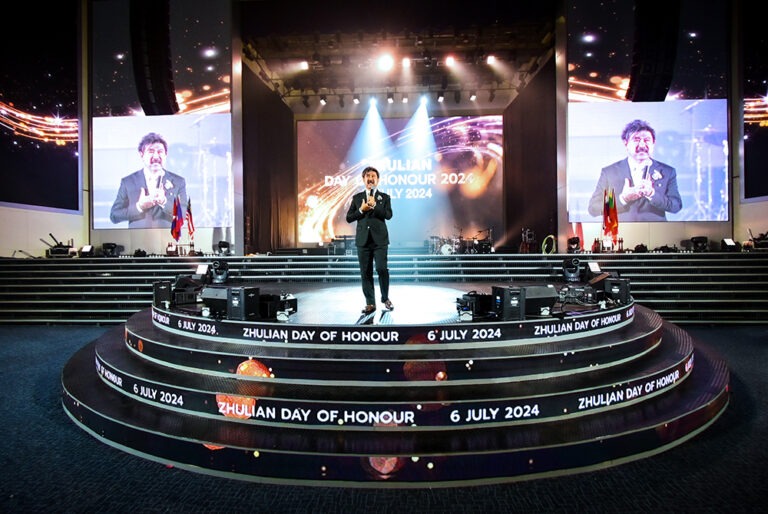 เกินต้าน! ยืนหนึ่งความเป็นที่สุด! รวมดาวเด่น “นักธุรกิจ” คับคั่ง ศิลปิน “นูโว” จัดเต็มส่งความสุขสุด ๆ ไปเลย ใน “วันแห่งเกียรติยศซูเลียน DAY OF HONOUR 2024”