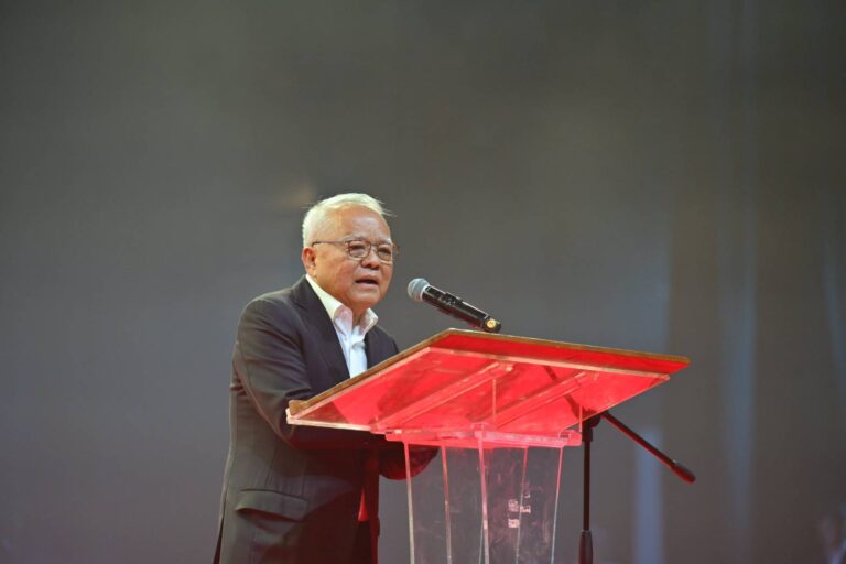 “เสถียร เสถียรธรรมะ” แม่ทัพใหญ่ “คาราบาวกรุ๊ป” ผู้เปี่ยมด้วยหัวใจ “นักสู้” ย้ำหลักคิด งานปฐมนิเทศนักศึกษาใหม่ ปี 2567 ม.ธรรมศาสตร์ “การเรียนรู้” เป็นคัมภีร์ชีวิต สู่ความสำเร็จในทุกๆ ด้าน