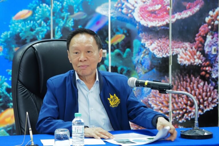 พัชรวาท ให้กำลังใจเจ้าหน้าที่เสียสละช่วงวันหยุด ดูแลลูกพะยูนเกยตื้น อย่างใกล้ชิด 24 ชม.