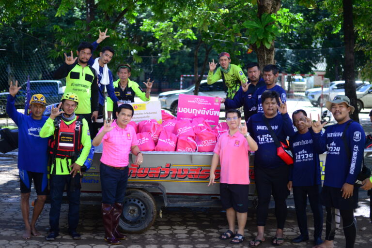 ออมสิน x กู้ภัยสว่างสรรเพชญ 30-00 ช่วยผู้ประสบภัยน้ำท่วม จัด GSB 8 BOAT RIDER ส่งเสบียงถึงประตูบ้าน
