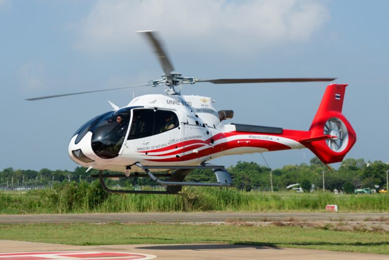 กระทรวงทรัพยากรธรรมชาติและสิ่งแวดล้อมของไทย รับมอบเฮลิคอปเตอร์แอร์บัส เอช130 ลำแรกที่ขับเคลื่อนด้วยพลังงานจากเชื้อเพลิงการบินแบบยั่งยืน (SAF)