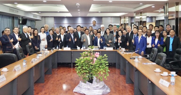 เดโมแครต ฟอรั่มกระหึ่ม!“ดร.เฉลิมชัย”ประกาศเร่งเครื่องกฎหมายลดโลกร้อนเพิ่มคุณชีวิตประชาชนตอบโจทย์วิกฤตโลกรวนน้ำท่วมภัยแล้งสุดขั้ว