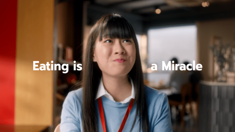 กินอร่อย ใจก็ดีขึ้น อายิโนะโมะโต๊ะ ปล่อยโฆษณาใหม่ ตีแผ่อินไซต์เจ็บจี๊ดของคนยุคนี้ ชวนให้รักและใส่ใจตัวเอง เริ่มจากการกิน