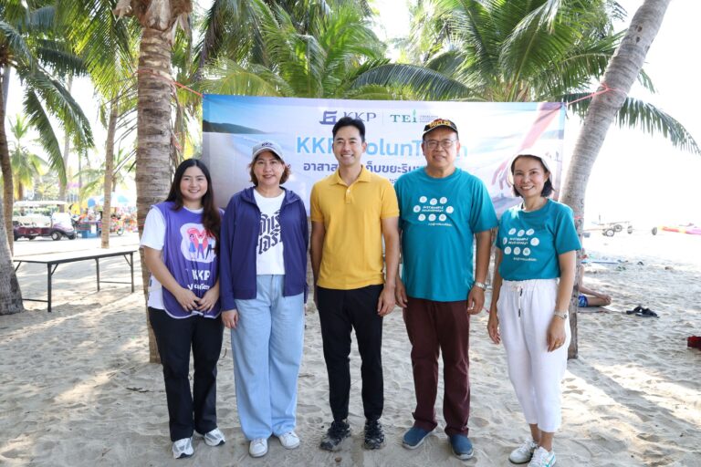 TEI ร่วมกับ KKP และเมืองแสนสุข เก็บขยะชายหาดบางแสน