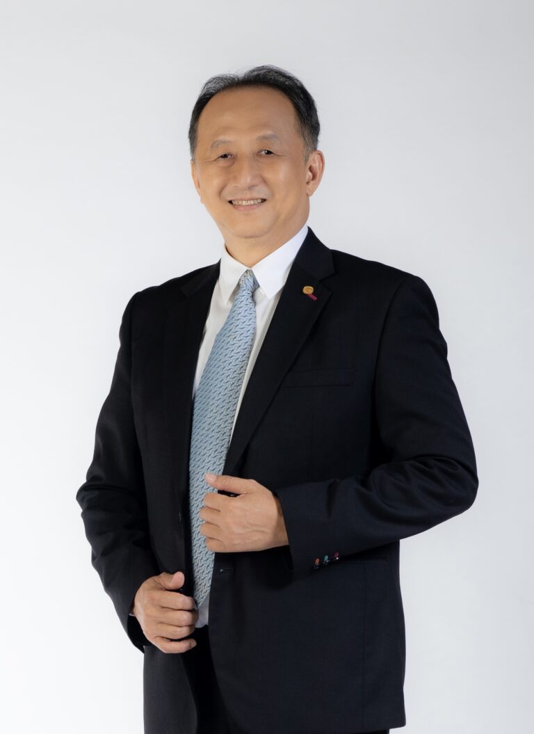 ซีพีแรม ร่วมแสดงความยินดีกับ คุณวิเศษ วิศิษฏ์วิญญู ในโอกาสเข้ารับโล่ประกาศเกียรติคุณ “นักศึกษาเก่าดีเด่น มหาวิทยาลัยเทคโนโลยีพระจอมเกล้าธนบุรี”