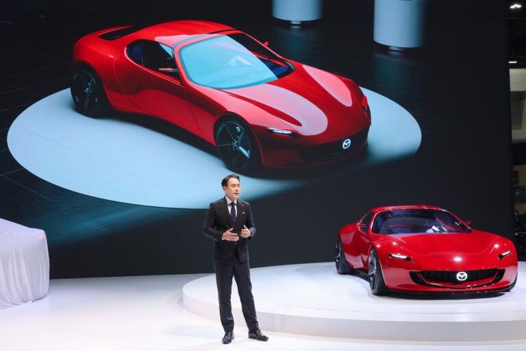 มาสด้าเนรมิตบูธดีไซน์ใหม่ ภายใต้คอนเซ็ปต์ใหม่ JOY DRIVES LIVES พร้อมโชว์รถต้นแบบ Mazda Iconic SP และรถไฟฟ้า Mazda6e ในงานมอเตอร์โชว์ 2025