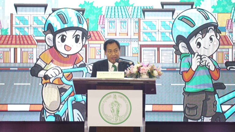 กทม. ผนึกกำลัง 437 โรงเรียนในสังกัดกรุงเทพมหานคร ปลุกพลังเยาวชนร่วมสร้างวัฒนธรรม “รักษ์วินัยจราจร” ผ่านกิจกรรมโรงเรียนต้นแบบด้านความปลอดภัยทางถนน ปี 3