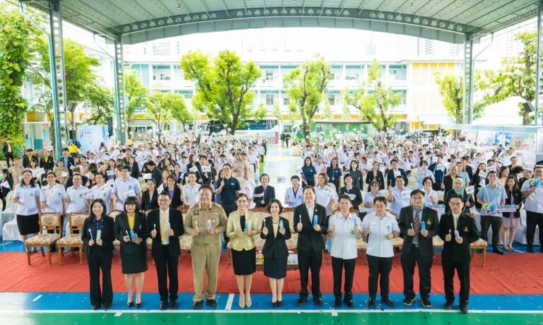 ไลอ้อน ประเทศไทย เดินหน้า “Sandbox Model จังหวัดเด็กฟันดี” ส่งรถทันตกรรมร่วม Kick Off โรงเรียนพญาไท