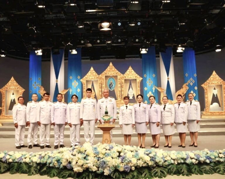 การเคหะแห่งชาติ บันทึกเทปโทรทัศน์ถวายพระพรชัยมงคลสมเด็จพระบรมราชชนนีพันปีหลวง ณ สถานีวิทยุโทรทัศน์กองทัพบก ช่อง 5