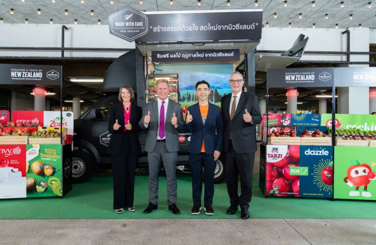 บิ๊กซี ร่วมแสดงความยินดีกับแคมเปญ ‘Made with Care’ Fruit Truck ตอกย้ำความร่วมมือด้านการค้าระหว่างประเทศ พร้อมผลักดันสุขภาพที่ดีสู่ผู้บริโภคชาวไทย