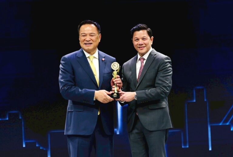 ออมสิน แสดงความยินดีผู้ว่าการธนาคารแห่งประเทศไทย ในโอกาสได้รับรางวัลสุดยอดซีอีโอขวัญใจสื่อมวลชน 2 ปีซ้อน