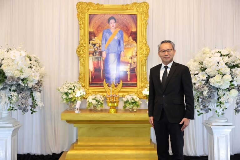 SME D Bank จัดกิจกรรมจิตอาสา “ประดิษฐ์โบว์สีดำจากริบบิ้น” แสดงความอาลัย สมเด็จพระนางเจ้าสิริกิติ์ พระบรมราชินีนาถ พระบรมราชชนนีพันปีหลวง